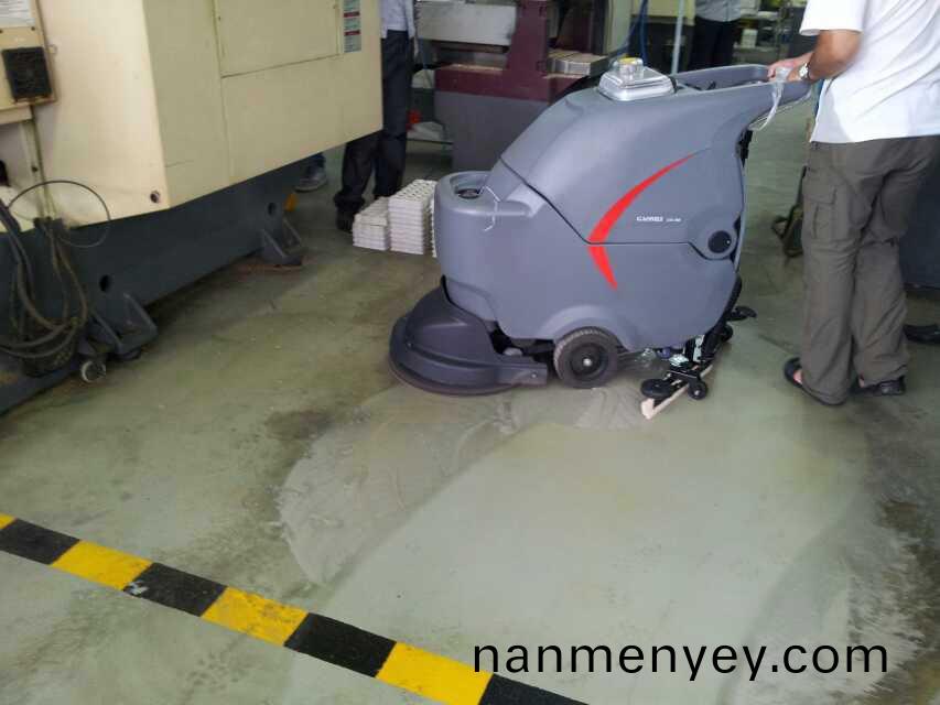 工(gong)業車間(jian)用全(quan)自(zi)動洗地機(ji)好(hao)不好