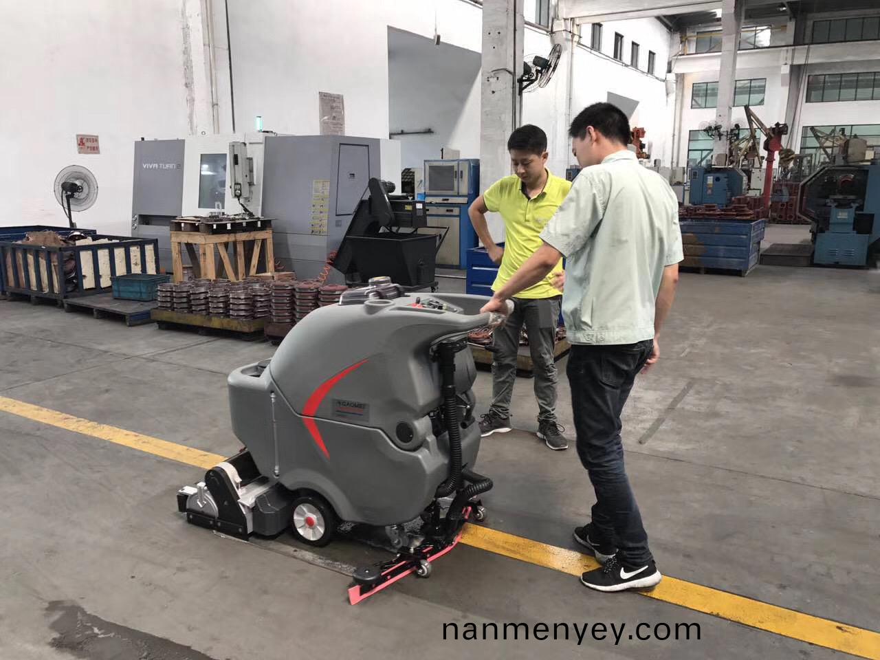 工廠洗地(di)機爲(wei)您帶(dai)來(lai)清潔新體(ti)驗(yan)