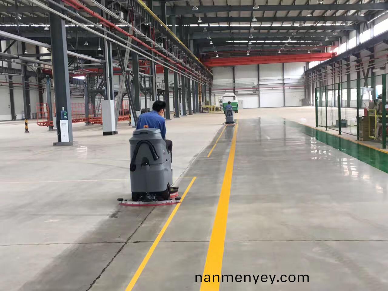常用的座駕(jia)式洗地機(ji)有哪些？