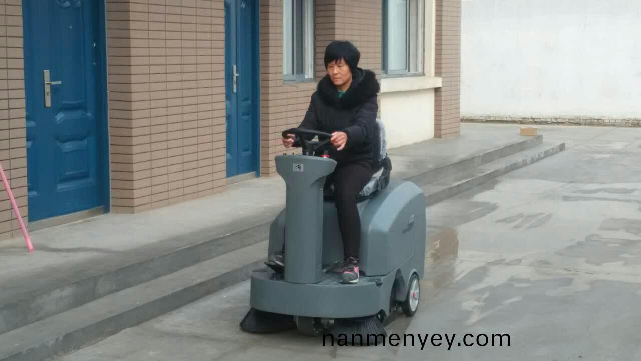高(gao)美掃(sao)地機(ji)對保(bao)潔行(xing)業需(xu)求的市(shi)場分(fen)析