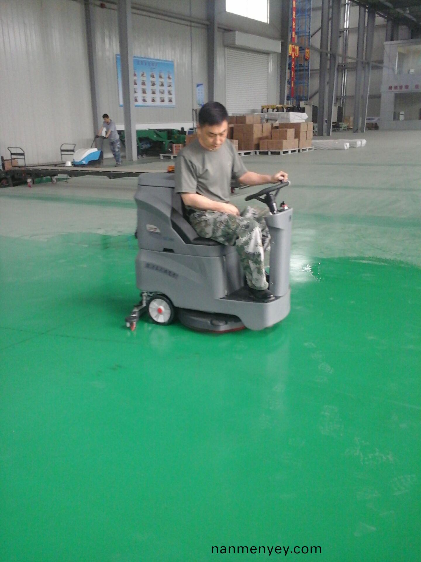 選(xuan)擇(ze)高(gao)美的(de)洗地機(ji)租賃(lin)有(you)什麼(me)好(hao)處(chu)？