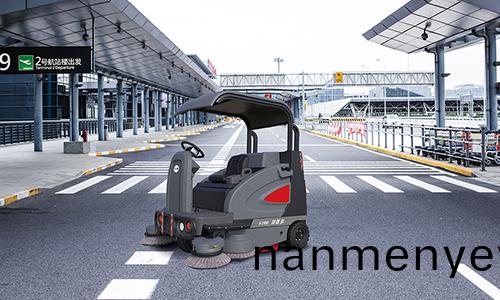 買(mai)電(dian)動掃地車(che)需要知道的(de)幾(ji)件(jian)事