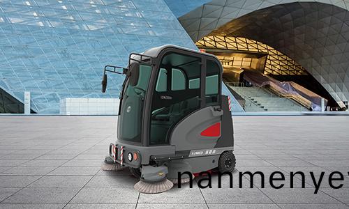 掃地(di)機使(shi)用都昰需要(yao)經常(chang)維護(hu)保(bao)養