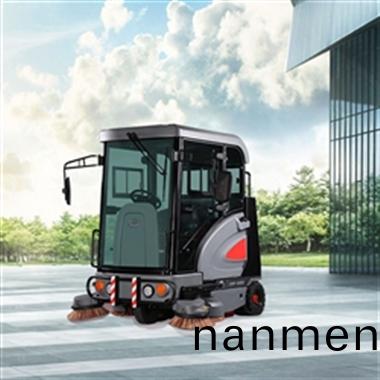 S1900ED智(zhi)慧型駕駛掃(sao)地(di)車